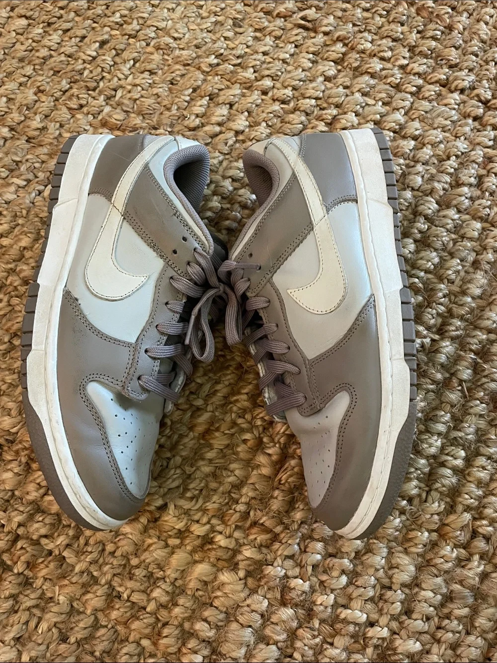 Nike Men’s Low-Top Sneakers in Gray and Light Gray
